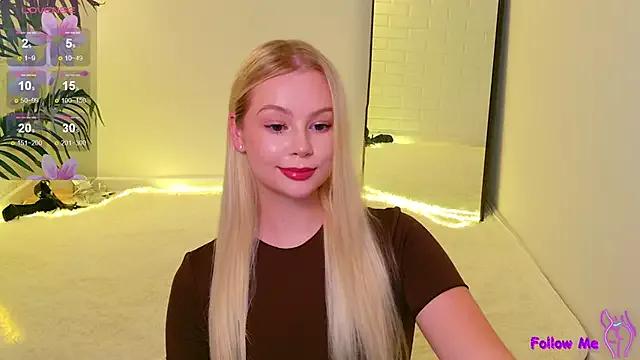 baby_lianaa from StripChat is Freechat