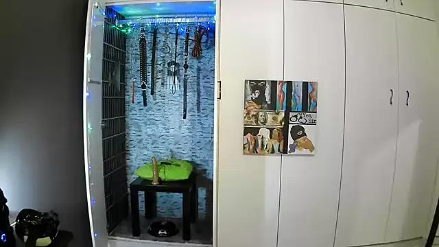 Customizable and immersive: Energize your taste buds and checkout our delicious choice of amateur cams liveshows with excited livestreamers getting their sweet physiques pounded with their beloved vibrating toys.