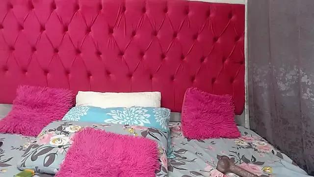 Customizable and immersive: Energize your taste buds and checkout our delicious choice of amateur cams liveshows with excited livestreamers getting their sweet physiques pounded with their beloved vibrating toys.