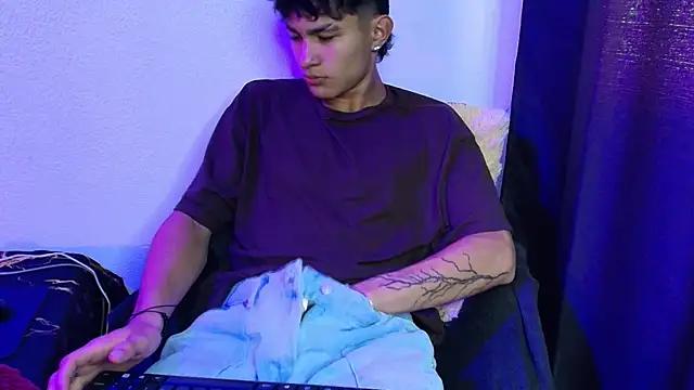 Bastian_wolf_ from StripChat is Freechat