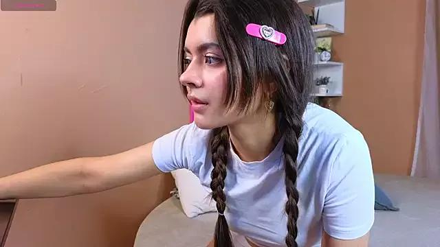 beatrishaa from StripChat is Freechat