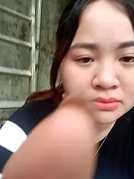 Bee-bgolden from StripChat is Freechat