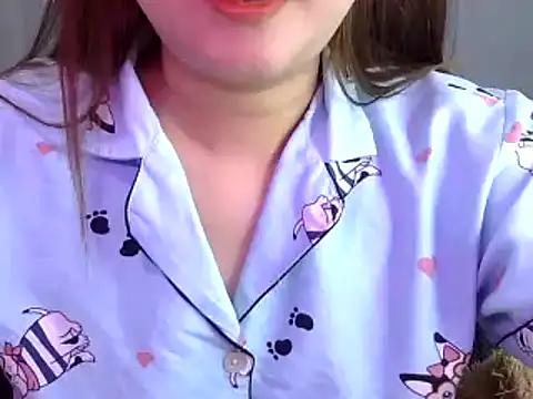 Bee_2k from StripChat