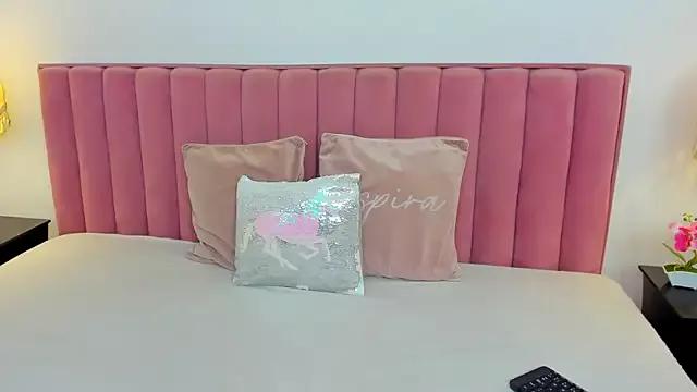 bela_rossee from StripChat is Freechat