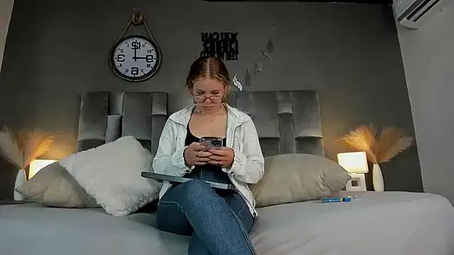 Customizable and immersive: Energize your taste buds and checkout our delicious choice of amateur cams liveshows with excited livestreamers getting their sweet physiques pounded with their beloved vibrating toys.