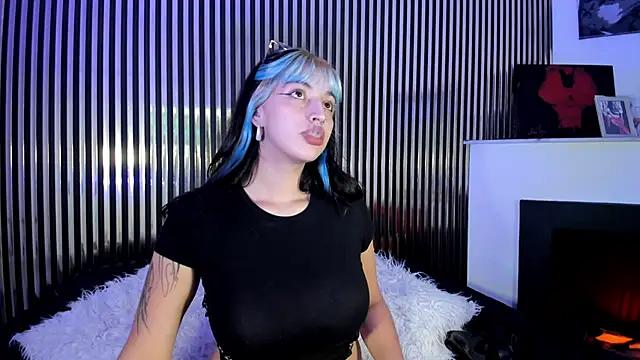 Bella_Bleu from StripChat