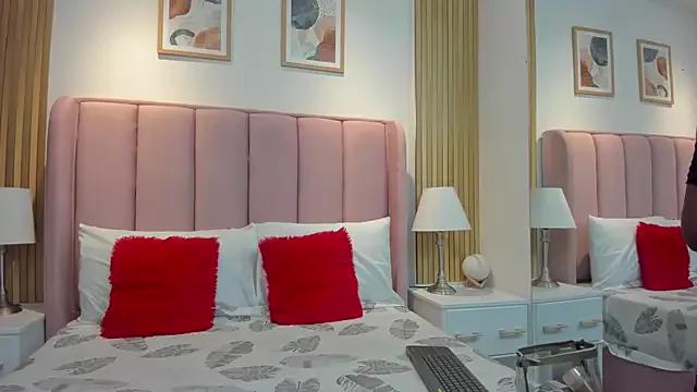 Customizable and immersive: Energize your taste buds and checkout our delicious choice of amateur cams liveshows with excited livestreamers getting their sweet physiques pounded with their beloved vibrating toys.