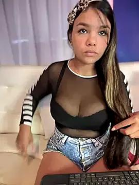 BellaBlazey from StripChat is Freechat