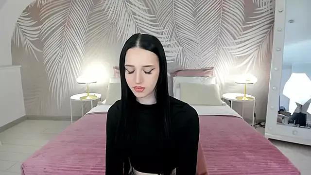 BellaRought from StripChat is Freechat