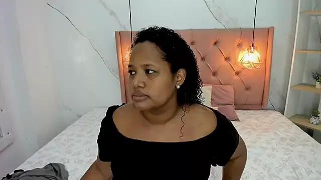 Belle_Brunette from StripChat is Freechat