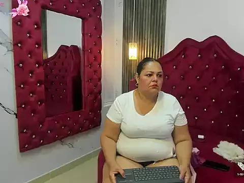 bianca_milf4u from StripChat is Freechat