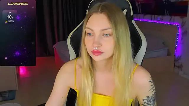 BiMolly from StripChat is Freechat