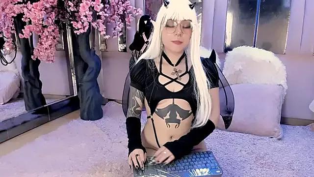 Customizable and immersive: Energize your taste buds and checkout our delicious choice of amateur cams liveshows with excited livestreamers getting their sweet physiques pounded with their beloved vibrating toys.