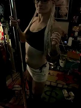 blondebarbiebae from StripChat is Freechat