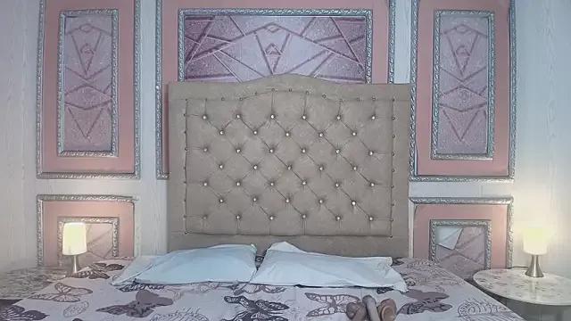 Bonnie__milf from StripChat is Freechat