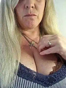 Bouncy-Bella28X from StripChat is Freechat