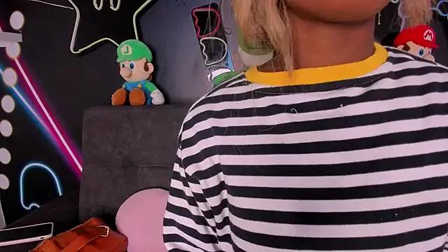 Customizable and immersive: Energize your taste buds and checkout our delicious choice of amateur cams liveshows with excited livestreamers getting their sweet physiques pounded with their beloved vibrating toys.