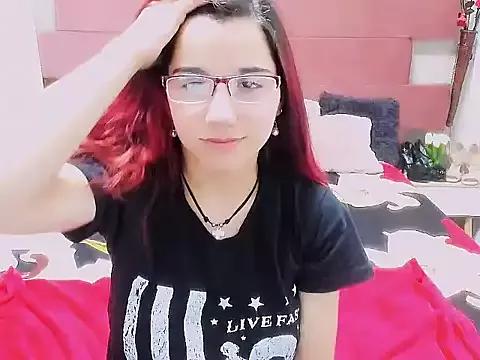 briellaKiss from StripChat is Freechat