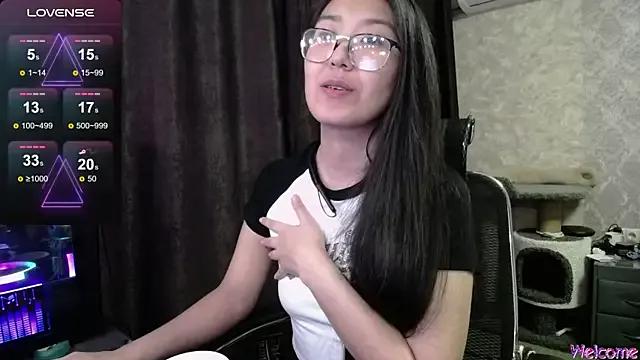 Brightssmiles from StripChat is Freechat