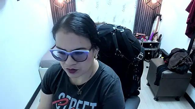 Customizable and immersive: Energize your taste buds and checkout our delicious choice of amateur cams liveshows with excited livestreamers getting their sweet physiques pounded with their beloved vibrating toys.