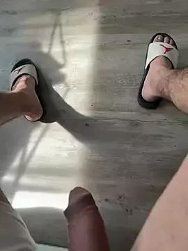 Brownsuggarr from StripChat is Freechat