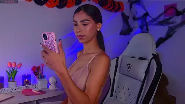 BrunetteAdams001 from StripChat is Freechat