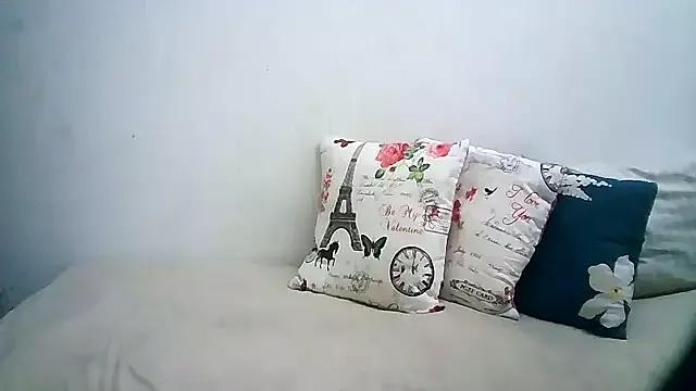 BrunetteNaomi8 from StripChat is Freechat