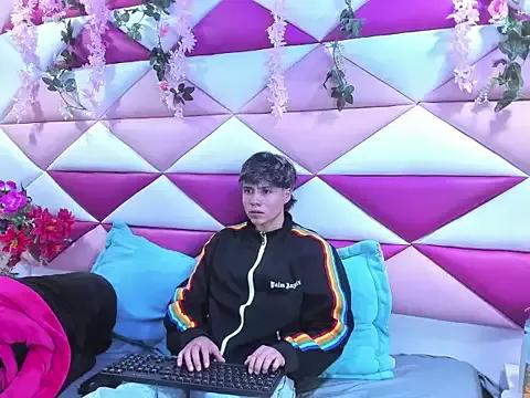 Customizable and immersive: Energize your taste buds and checkout our delicious choice of amateur cams liveshows with excited livestreamers getting their sweet physiques pounded with their beloved vibrating toys.