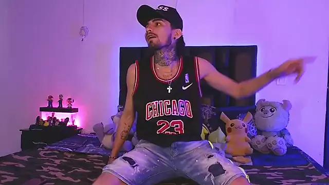 Customizable and immersive: Energize your taste buds and checkout our delicious choice of amateur cams liveshows with excited livestreamers getting their sweet physiques pounded with their beloved vibrating toys.