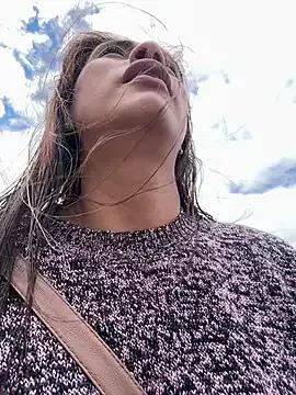 bunny_tyfani from StripChat is Freechat