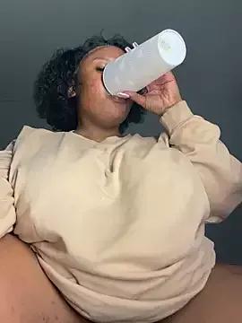 Busty-Sweetheart from StripChat is Freechat