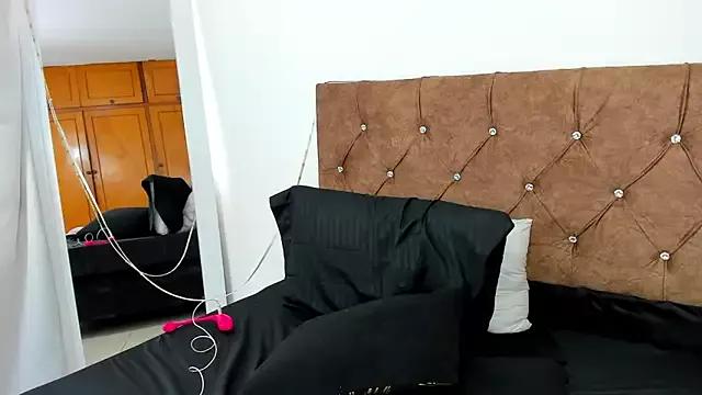 Customizable and immersive: Energize your taste buds and checkout our delicious choice of amateur cams liveshows with excited livestreamers getting their sweet physiques pounded with their beloved vibrating toys.