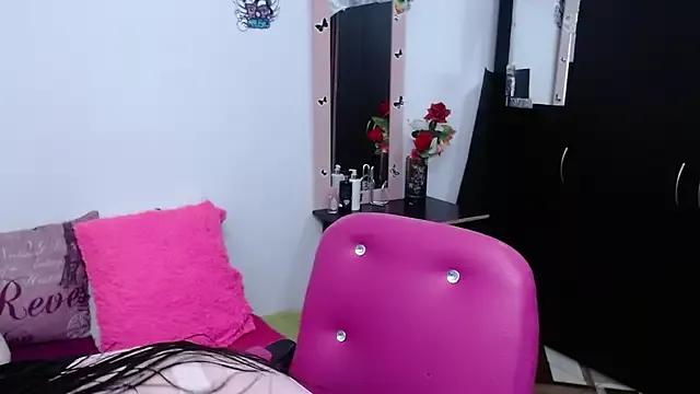 camilavargas_ from StripChat is Freechat