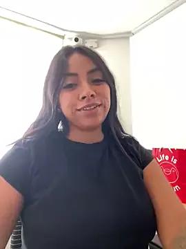 CamillexLayton from StripChat is Freechat