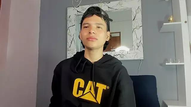 camillo_virgil from StripChat is Freechat