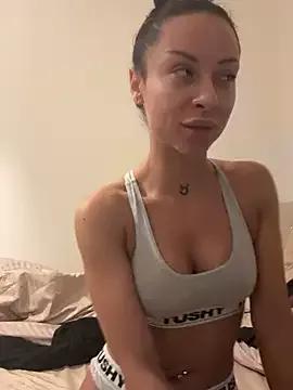 cara_mella from StripChat is Freechat