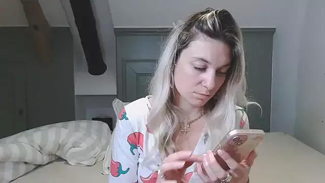 Customizable and immersive: Energize your taste buds and checkout our delicious choice of amateur cams liveshows with excited livestreamers getting their sweet physiques pounded with their beloved vibrating toys.