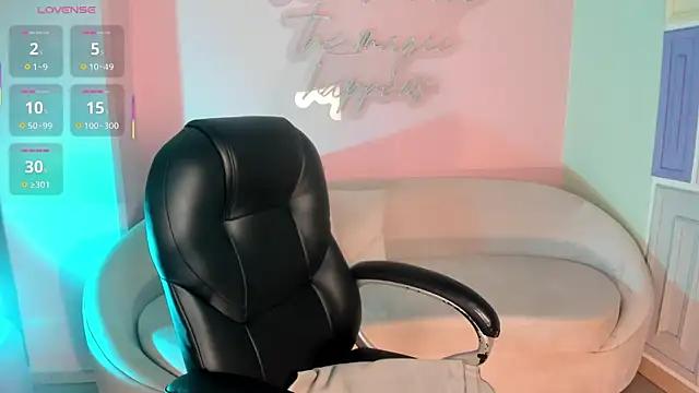 Customizable and immersive: Energize your taste buds and checkout our delicious choice of amateur cams liveshows with excited livestreamers getting their sweet physiques pounded with their beloved vibrating toys.