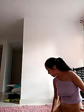 Customizable and immersive: Energize your taste buds and checkout our delicious choice of amateur cams liveshows with excited livestreamers getting their sweet physiques pounded with their beloved vibrating toys.