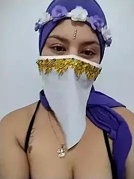 caroline_peed from StripChat is Freechat