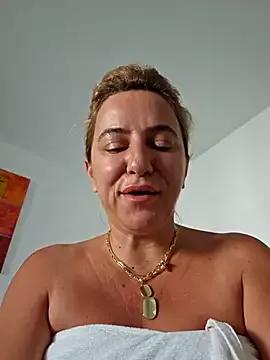 CarrieLoveX from StripChat is Freechat