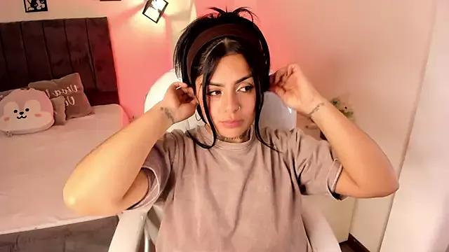 Customizable and immersive: Energize your taste buds and checkout our delicious choice of amateur cams liveshows with excited livestreamers getting their sweet physiques pounded with their beloved vibrating toys.