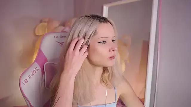 Celeste_eyes0n from StripChat is Freechat