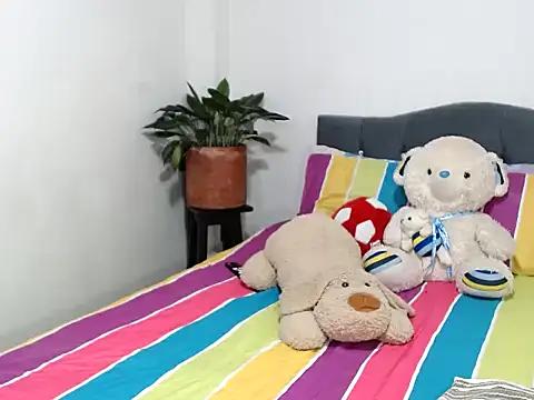 Customizable and immersive: Energize your taste buds and checkout our delicious choice of amateur cams liveshows with excited livestreamers getting their sweet physiques pounded with their beloved vibrating toys.