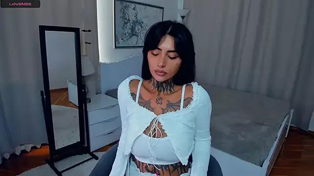 CharimgSabrina from StripChat is Freechat