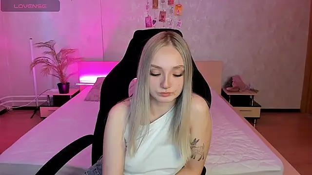 Customizable and immersive: Energize your taste buds and checkout our delicious choice of amateur cams liveshows with excited livestreamers getting their sweet physiques pounded with their beloved vibrating toys.