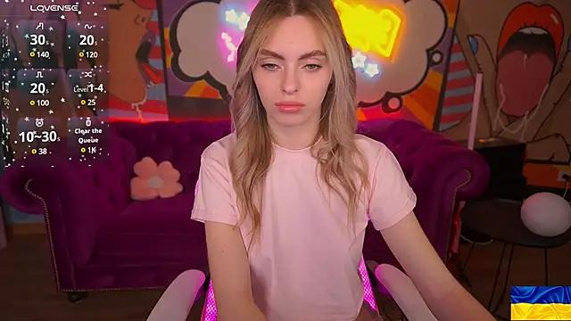 Customizable and immersive: Energize your taste buds and checkout our delicious choice of amateur cams liveshows with excited livestreamers getting their sweet physiques pounded with their beloved vibrating toys.