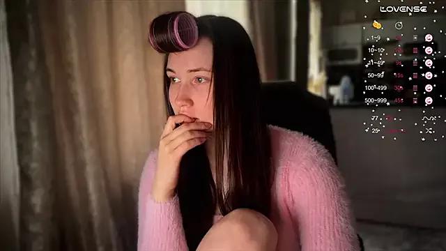 ChloeMillerMeow from StripChat is Freechat