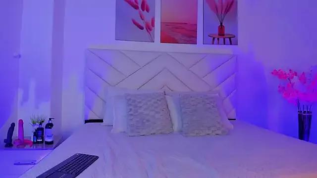 chloemonroe_ from StripChat is Freechat