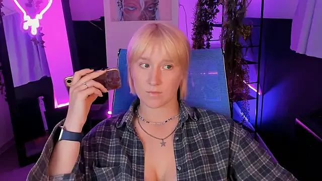 CinBellamy from StripChat is Freechat